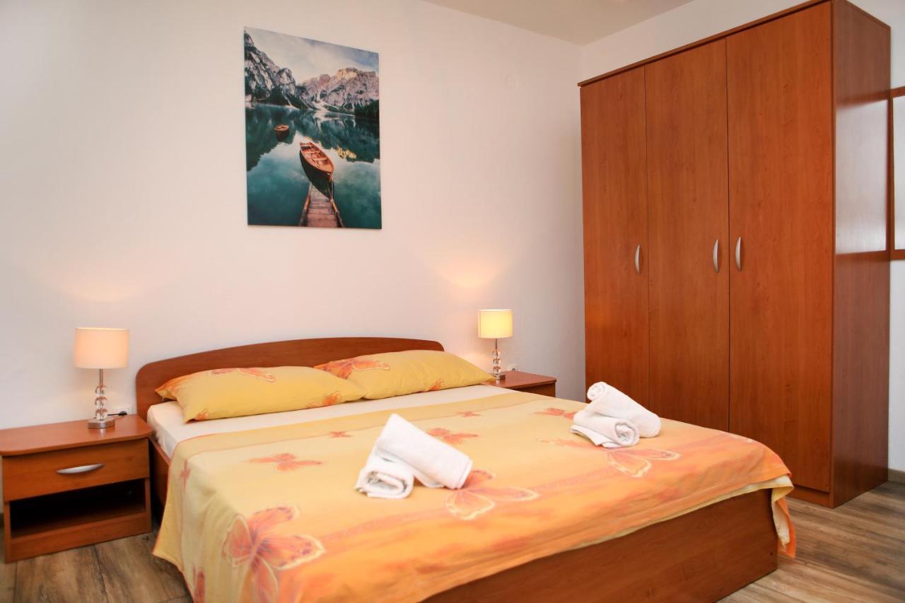 Apartman Gilan Seget Vranjica Exterior foto