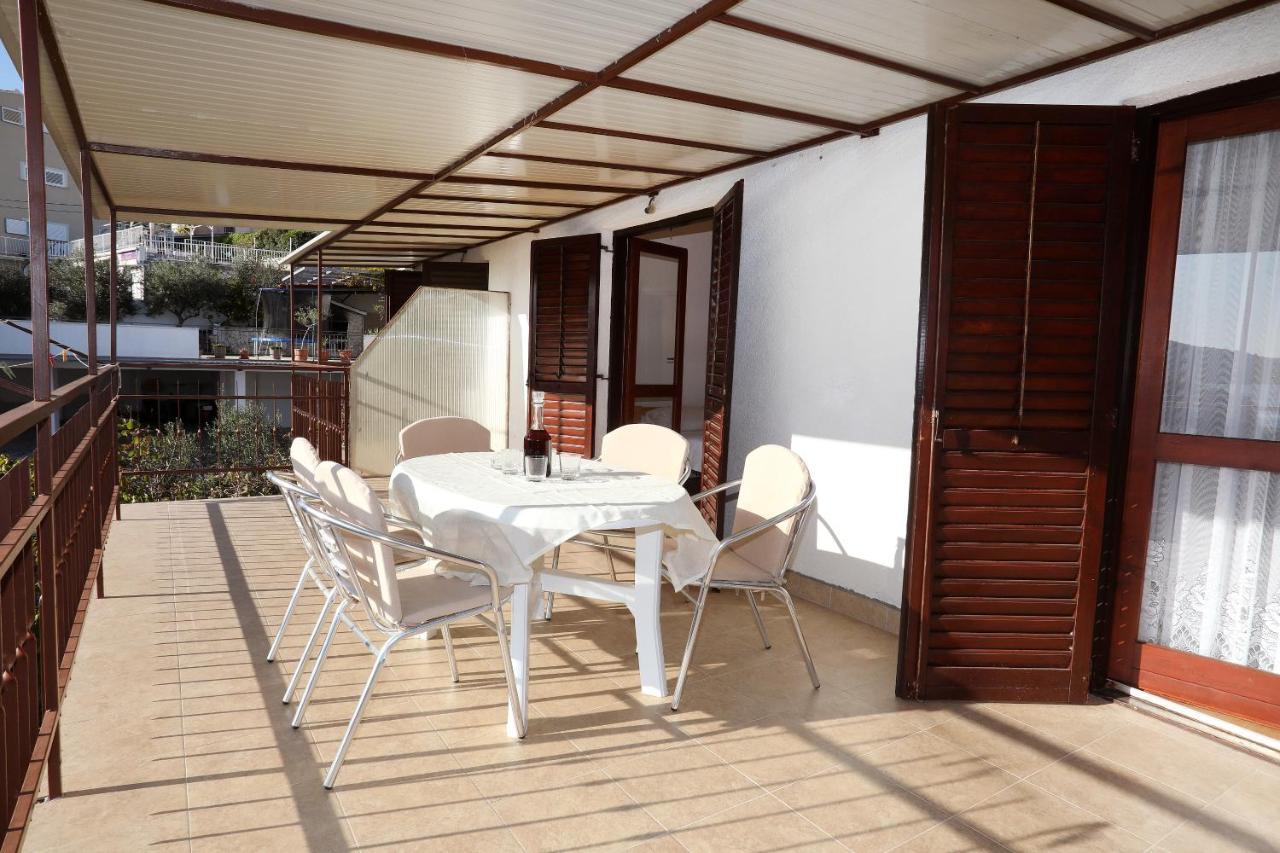 Apartman Gilan Seget Vranjica Exterior foto