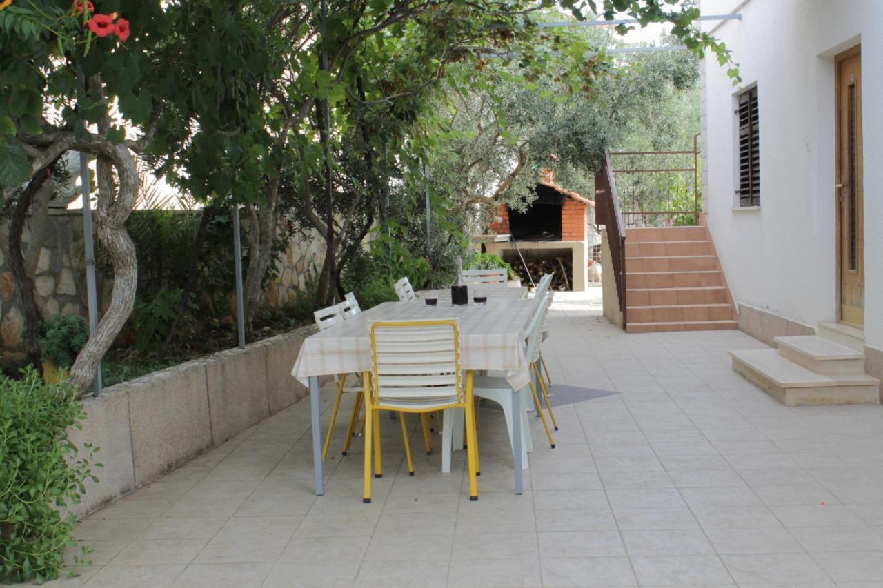 Apartman Gilan Seget Vranjica Exterior foto